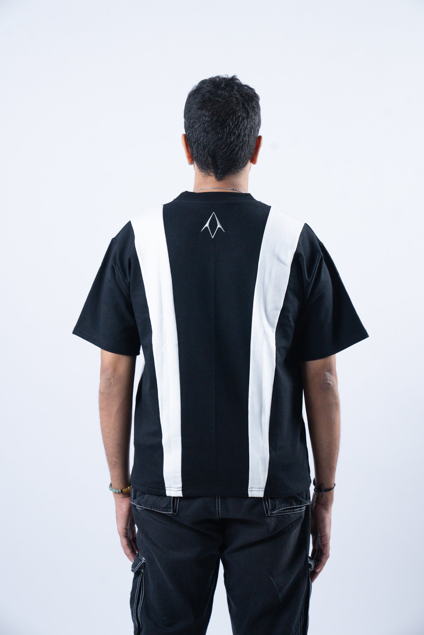 Splits Tee Black - Kreflct